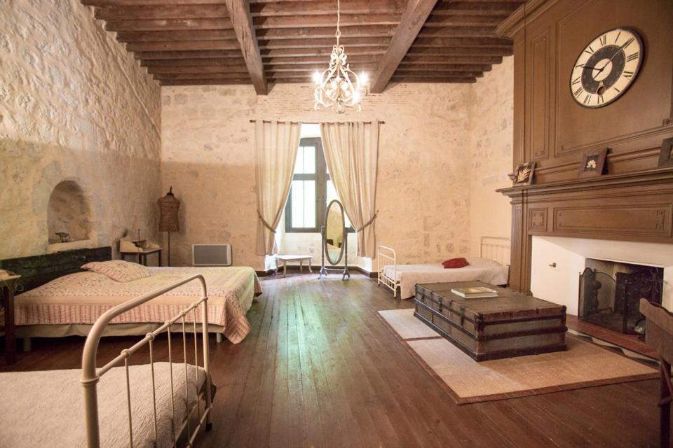 Chateau De Pleneselve Bon-Encontre Exteriér fotografie